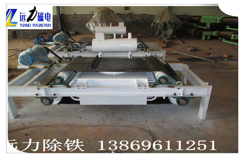 油冷自卸式電磁除鐵器,使用廠家在選型時為什么會感覺很難？遠力除鐵器廠家給您解惑