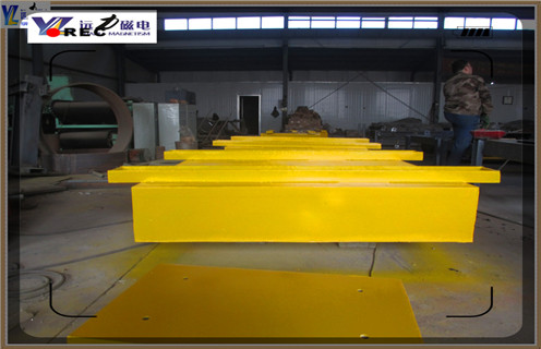 懸掛式永磁除鐵器，廣東懸掛式永磁除鐵器_內(nèi)部磁塊安裝方法_廣東懸掛式永磁除鐵器型號價格