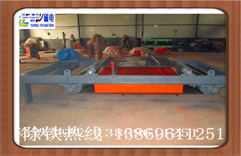 2.懸掛式強(qiáng)磁永磁除鐵器如何節(jié)省維護(hù)費(fèi)用  　　除鐵器在工作過程承受的壓力比較大,所以質(zhì)量差的設(shè)備可能會(huì)產(chǎn)生各種各樣的問題和故障,不僅耽誤工作進(jìn)度,還會(huì)耗費(fèi)很多的金錢來(lái)維修它,所以選購(gòu)除鐵器質(zhì)量是關(guān)鍵.遠(yuǎn)力磁電強(qiáng)磁除鐵器有很強(qiáng)的優(yōu)勢(shì),它的運(yùn)用不必耗水不必耗電,也不必任何雜亂的操作,能夠說(shuō)近乎零運(yùn)轉(zhuǎn)費(fèi)用.而修理保護(hù)也不必花費(fèi)任何費(fèi)用,由于強(qiáng)磁除鐵器與水觸摸的是不銹鋼,不會(huì)呈現(xiàn)生銹表象,并且規(guī)劃上沒有轉(zhuǎn)變件因而也不會(huì)發(fā)生磨損