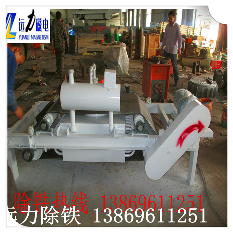  強(qiáng)迫油冷電磁除鐵器磁系是如何設(shè)計(jì)的,理念如何?遠(yuǎn)力技術(shù)部嚴(yán)格遵循六個(gè)安全設(shè)計(jì)理念進(jìn)行產(chǎn)品設(shè)計(jì),使遠(yuǎn)力生產(chǎn)的強(qiáng)迫油冷電磁除鐵器產(chǎn)品更安全,更耐用的保證.  　　?1.精心設(shè)計(jì)遠(yuǎn)力工程題歷時(shí)兩年,收集了一萬余組強(qiáng)迫油冷電磁除鐵器現(xiàn)場數(shù)據(jù)自行研制開發(fā)了第一個(gè)三維立體磁場計(jì)算模型.可根據(jù)用戶現(xiàn)場的實(shí)際工況進(jìn)行快速精確設(shè)計(jì).  　　2.為保證用戶現(xiàn)場的使用安全,我公司所有電磁的的吸力均按熱態(tài)2.5位的安全系數(shù)進(jìn)行設(shè)計(jì)和制造.